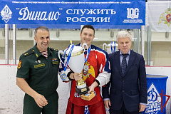 Капитан хоккейной команды из столичного главка Росгвардии рассказал о своих спортивных достижениях 